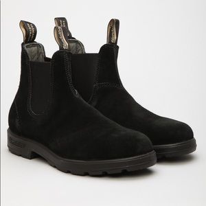 ISO Blundstone boots! US women’s 9 (AU 6/ men’s 7)